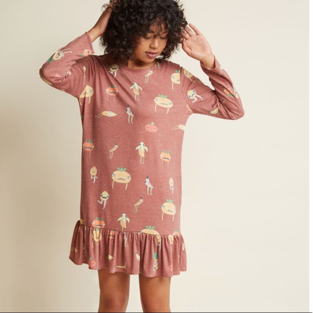 ModCloth Mauve Fruit-Print Ruffle-Hem Shift Dress
